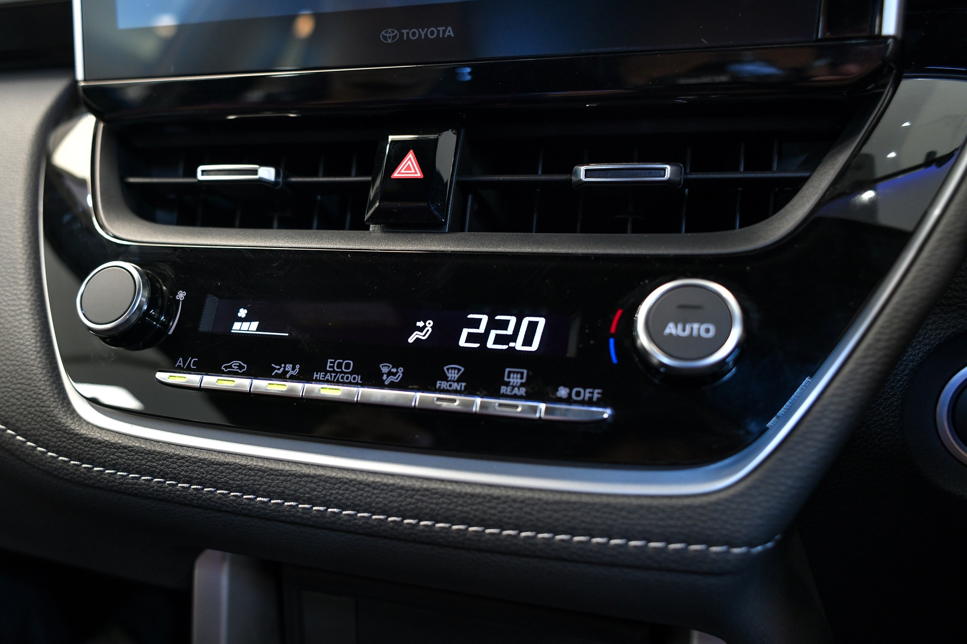 Toyota Corolla Cross 1.8 Sport Plus โตโยต้า ปี 2024 : ภาพที่ 12