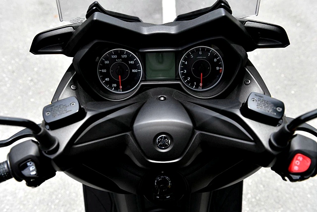 Yamaha XMAX 300 ยามาฮ่า ปี 2017 : ภาพที่ 9