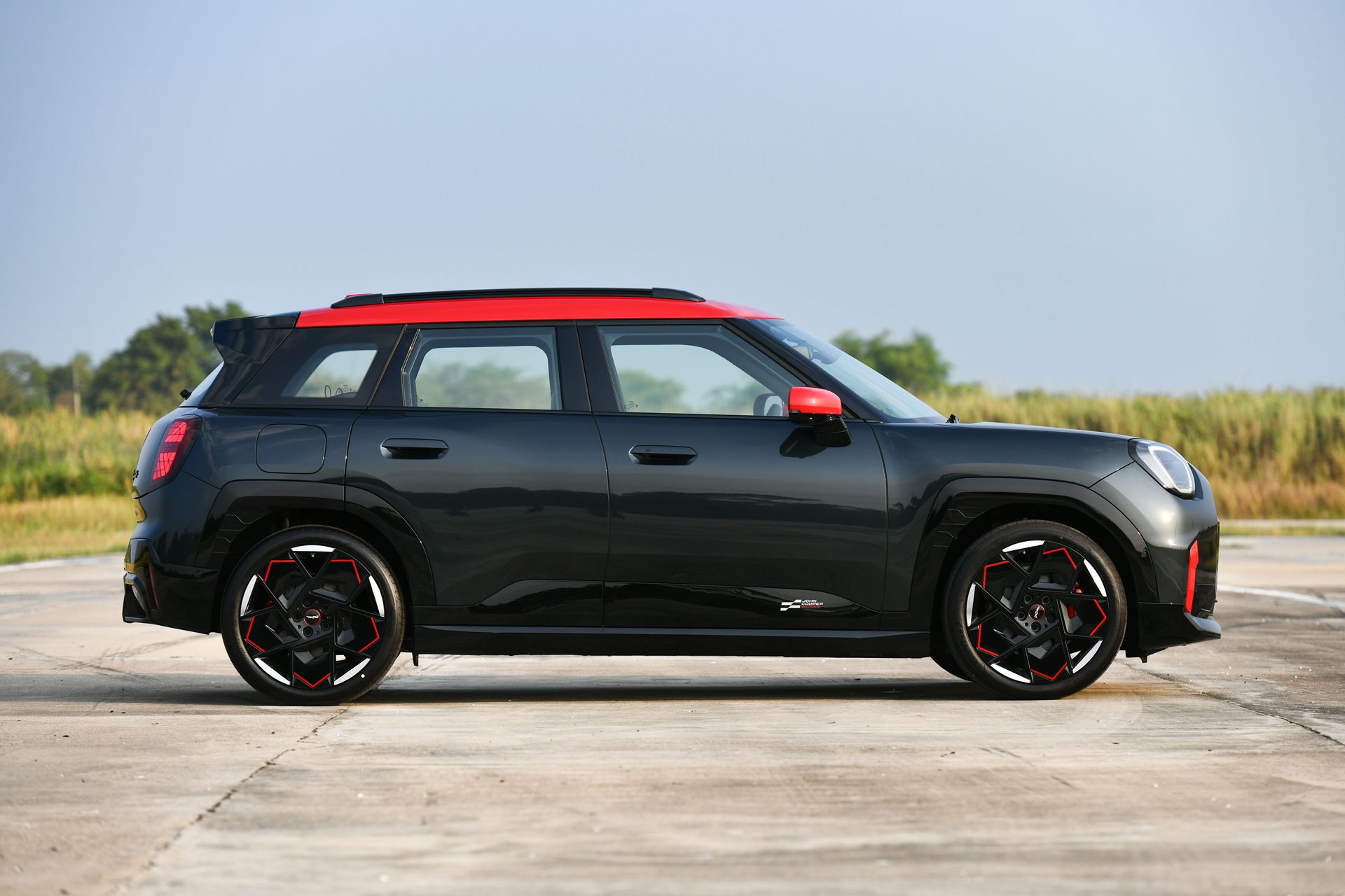 Mini John Cooper Works Aceman Electric มินิ จอห์น คูเปอร์ เวิร์กส์ ปี 2025 : ภาพที่ 2