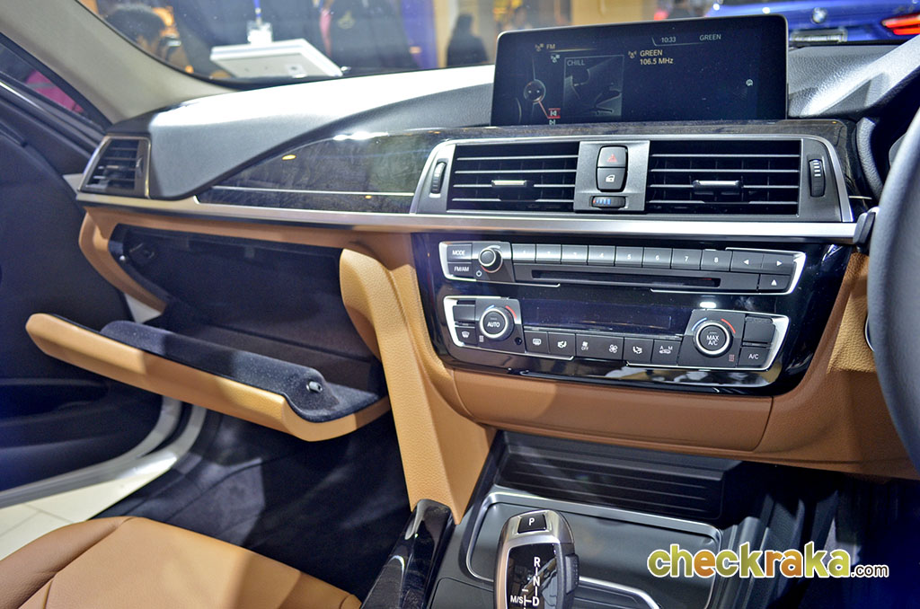 BMW Series 3 320d Celebration Edition บีเอ็มดับเบิลยู ซีรีส์3 ปี 2016 : ภาพที่ 8