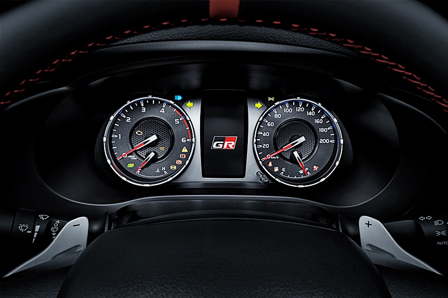 Toyota Revo GR Sport 2.8 AT Hi-Floor 4X4 โตโยต้า รีโว่ ปี 2021 : ภาพที่ 11