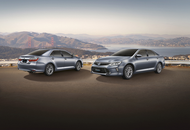Toyota Camry Hybrid 2.5 HV CD โตโยต้า แคมรี่ไฮบริด ปี 2015 : ภาพที่ 14