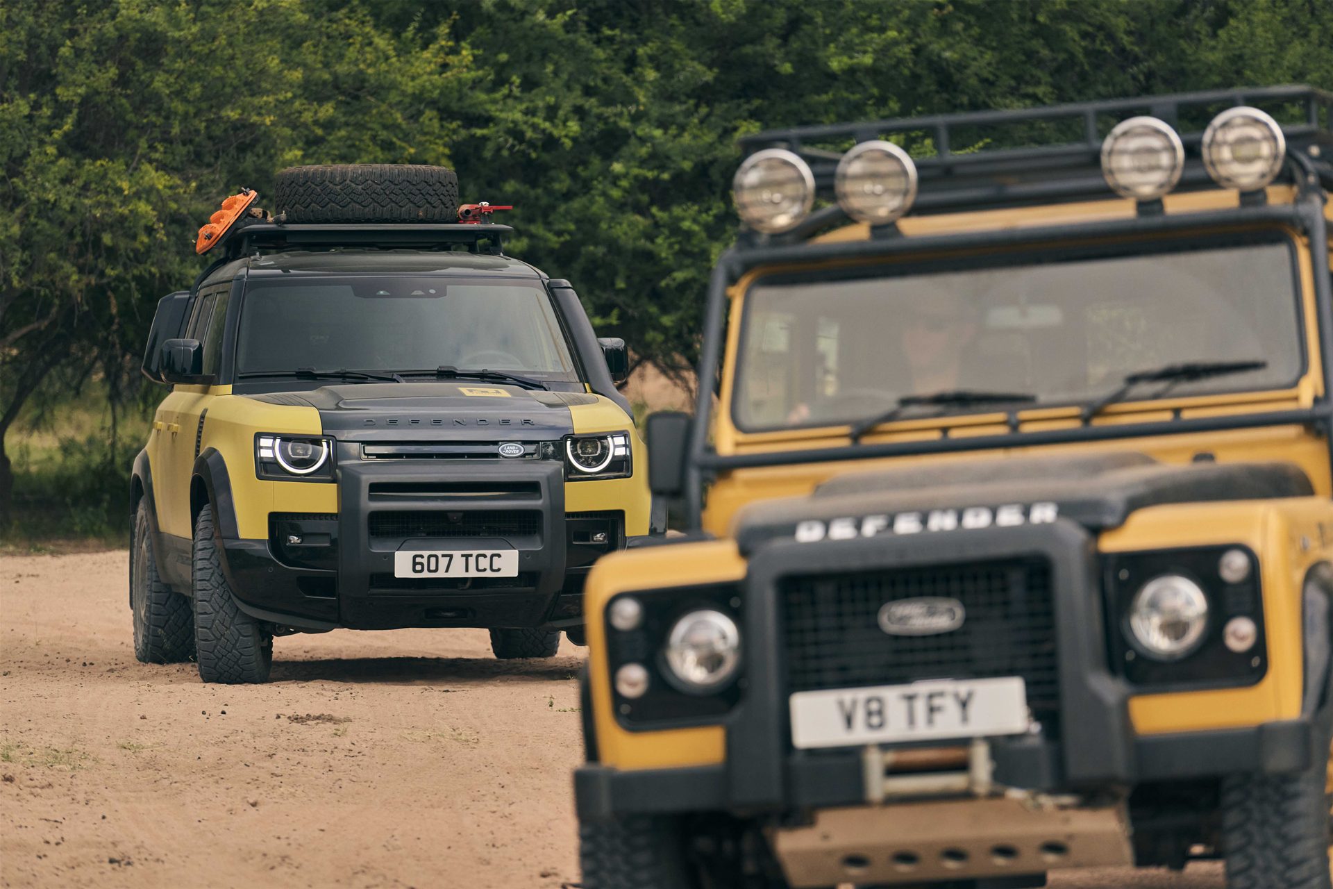 Land Rover Defender 110 Trophy Edition แลนด์โรเวอร์ ดิเฟนเดอร์ ปี 2025 : ภาพที่ 14