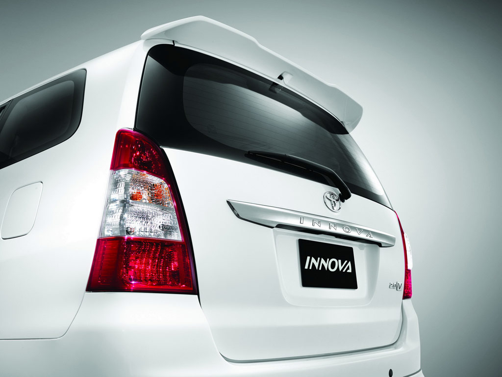 Toyota Innova 2.0 E M/T โตโยต้า อินโนว่า ปี 2011 : ภาพที่ 3