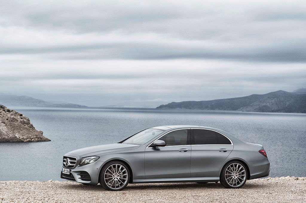 Mercedes-benz E-Class E 220 D AMG Dynamic เมอร์เซเดส-เบนซ์ อี-คลาส ปี 2016 : ภาพที่ 4
