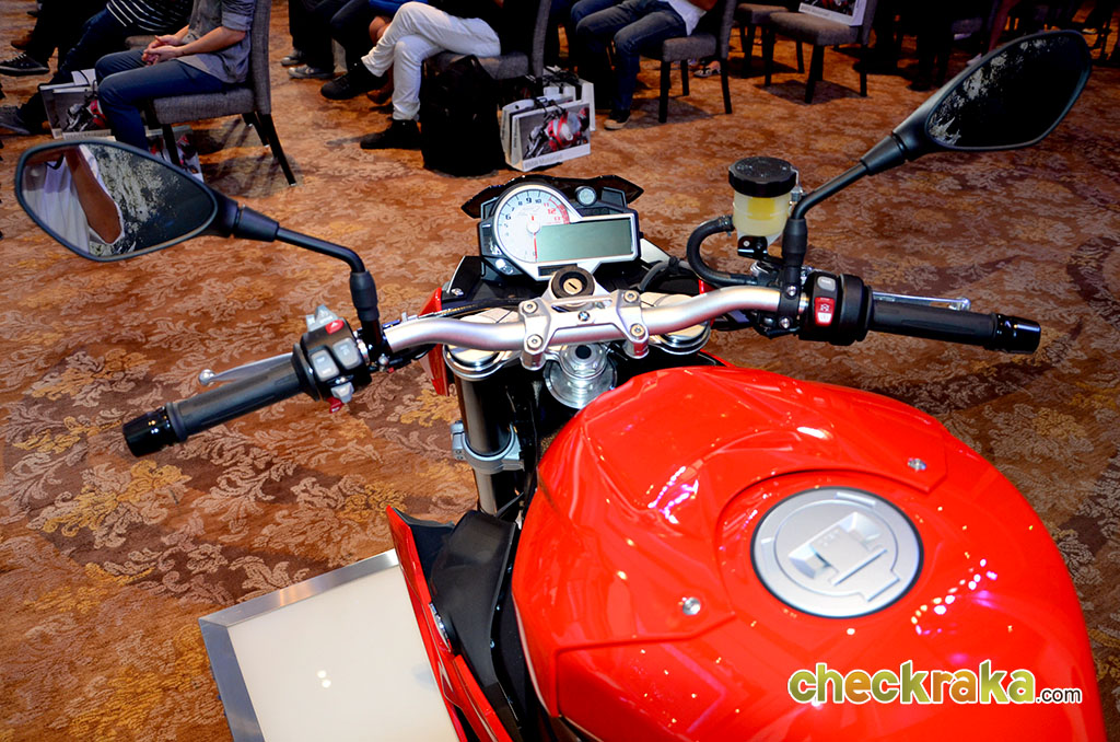 BMW S 1000 R บีเอ็มดับเบิลยู เอส ปี 2015 : ภาพที่ 16