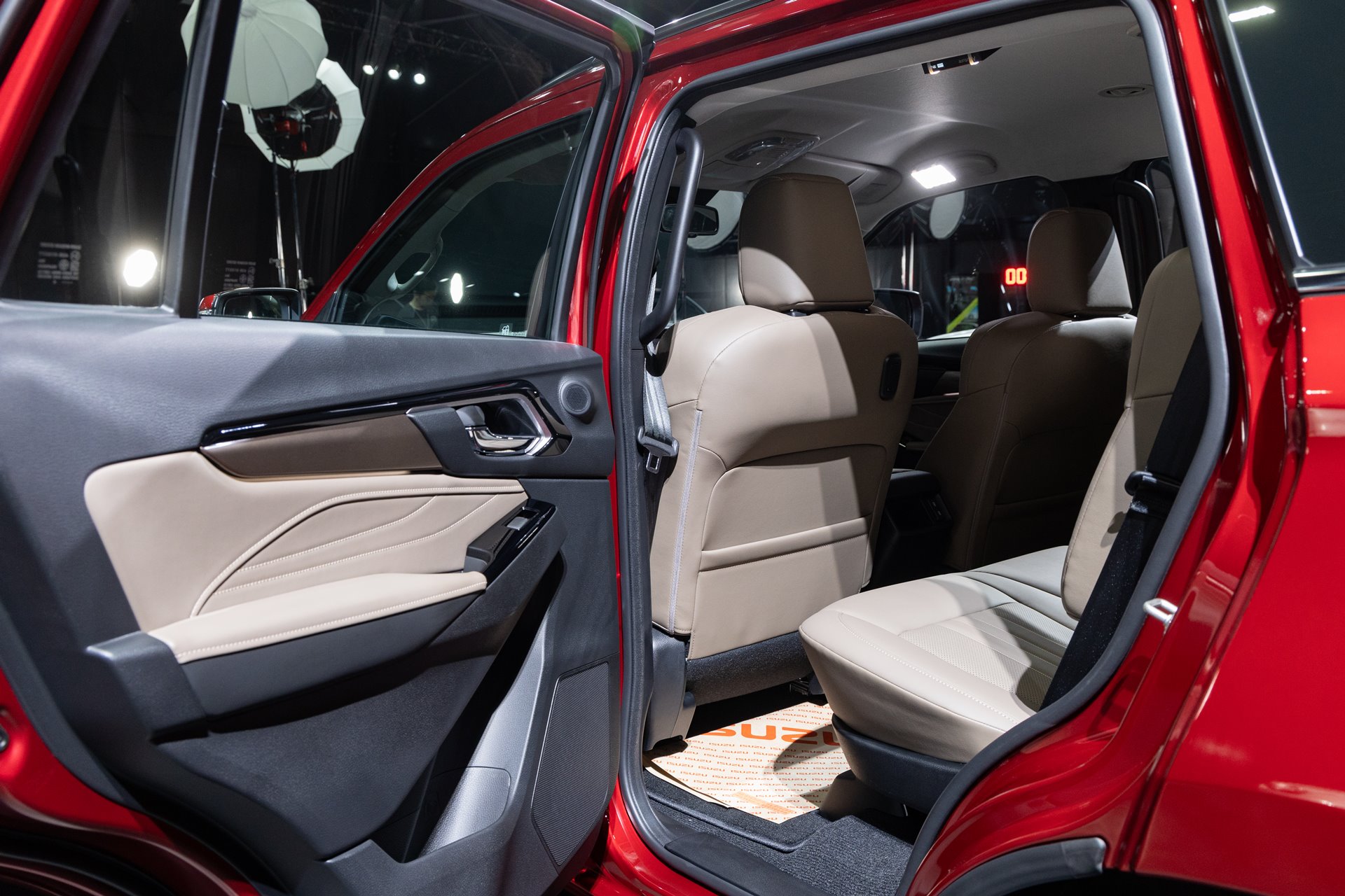 Isuzu MU-X 4x2 2.2 Ultimate A/T อีซูซุ ปี 2024 : ภาพที่ 10