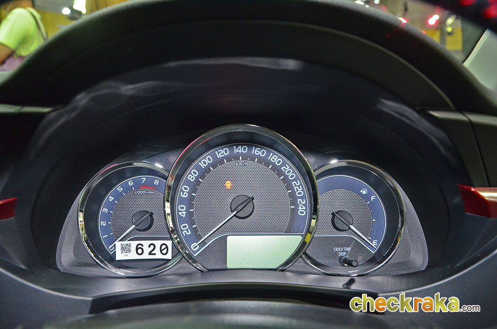 Toyota Altis (Corolla) 1.8 ESport Nurburgring Edition โตโยต้า อัลติส(โคโรลล่า) ปี 2015 : ภาพที่ 13