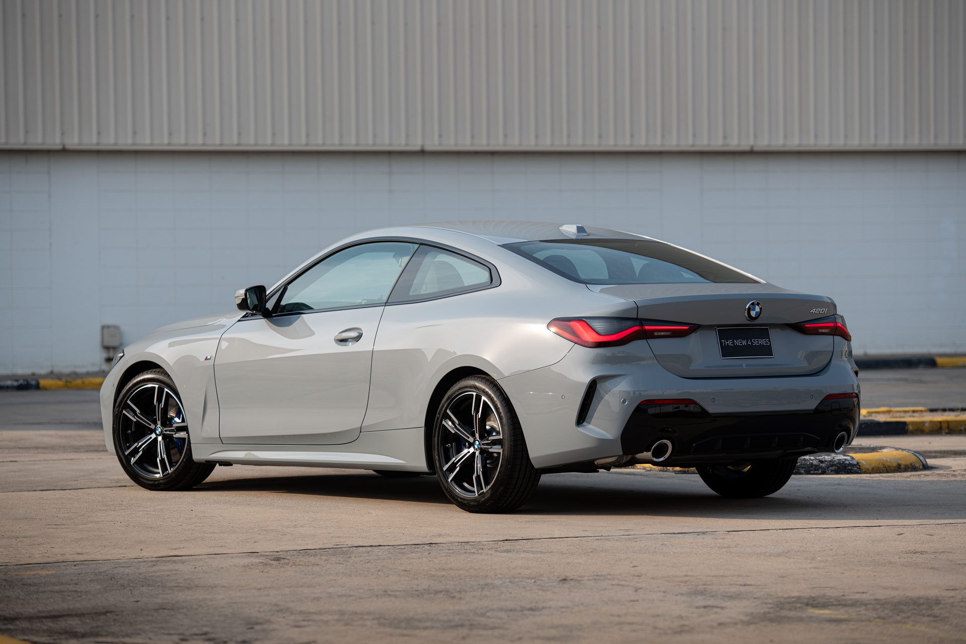 BMW Series 4 420i Coupe M Sport บีเอ็มดับเบิลยู ซีรีส์ 4 ปี 2025 : ภาพที่ 4