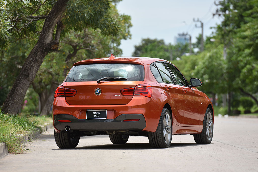 BMW Series 1 118i Sport บีเอ็มดับเบิลยู ซีรีส์ 1 ปี 2015 : ภาพที่ 4