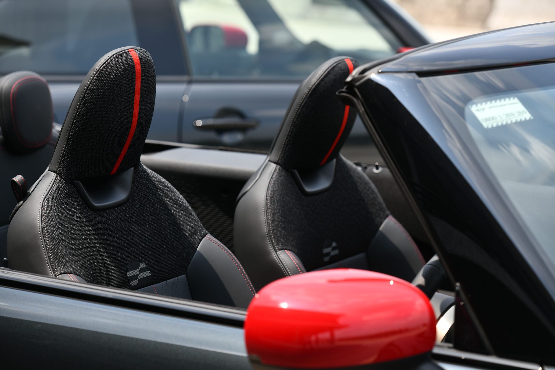 Mini John Cooper Works Convertible มินิ จอห์น คูเปอร์ เวิร์กส์ ปี 2025 : ภาพที่ 2