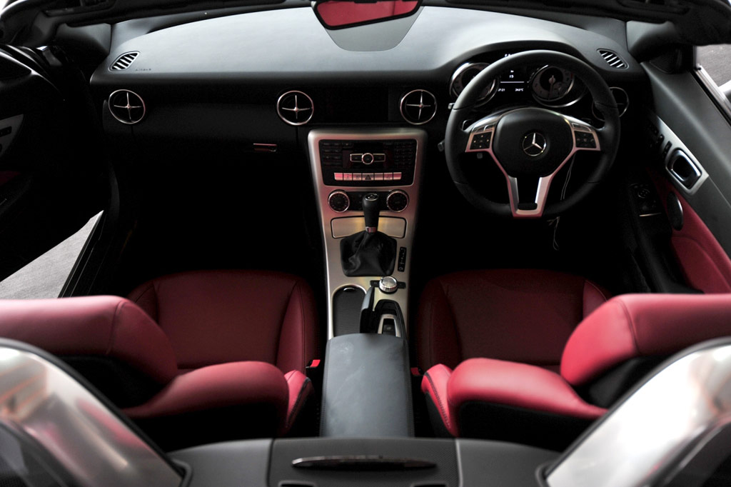 Mercedes-benz SLK-Class SLK200 BlueEFFICIENCY Sports AMG Roadster เมอร์เซเดส-เบนซ์ เอสแอลเค-คลาส ปี 2011 : ภาพที่ 6
