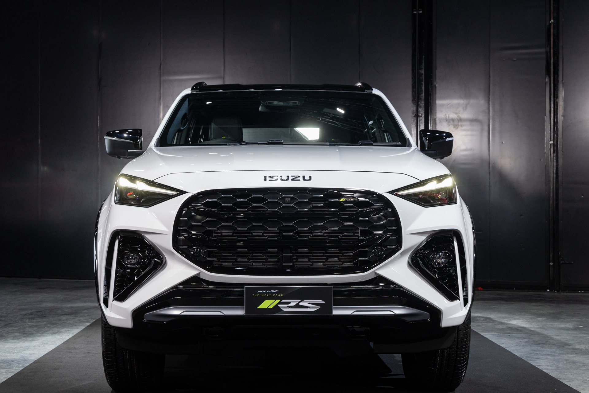 Isuzu MU-X 4x2 3.0 RS A/T อีซูซุ ปี 2024 : ภาพที่ 2