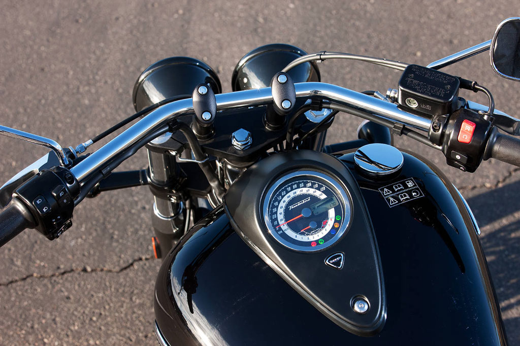 Triumph Thunderbird Storm ไทรอัมพ์ ปี 2011 : ภาพที่ 7