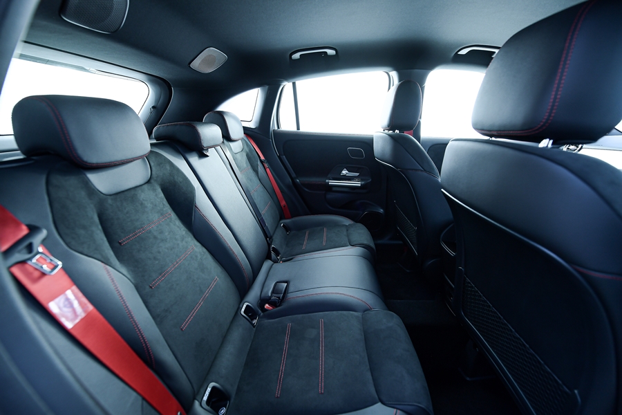 Mercedes-benz AMG GLA 35 4MATIC เมอร์เซเดส-เบนซ์ เอเอ็มจี ปี 2021 : ภาพที่ 14