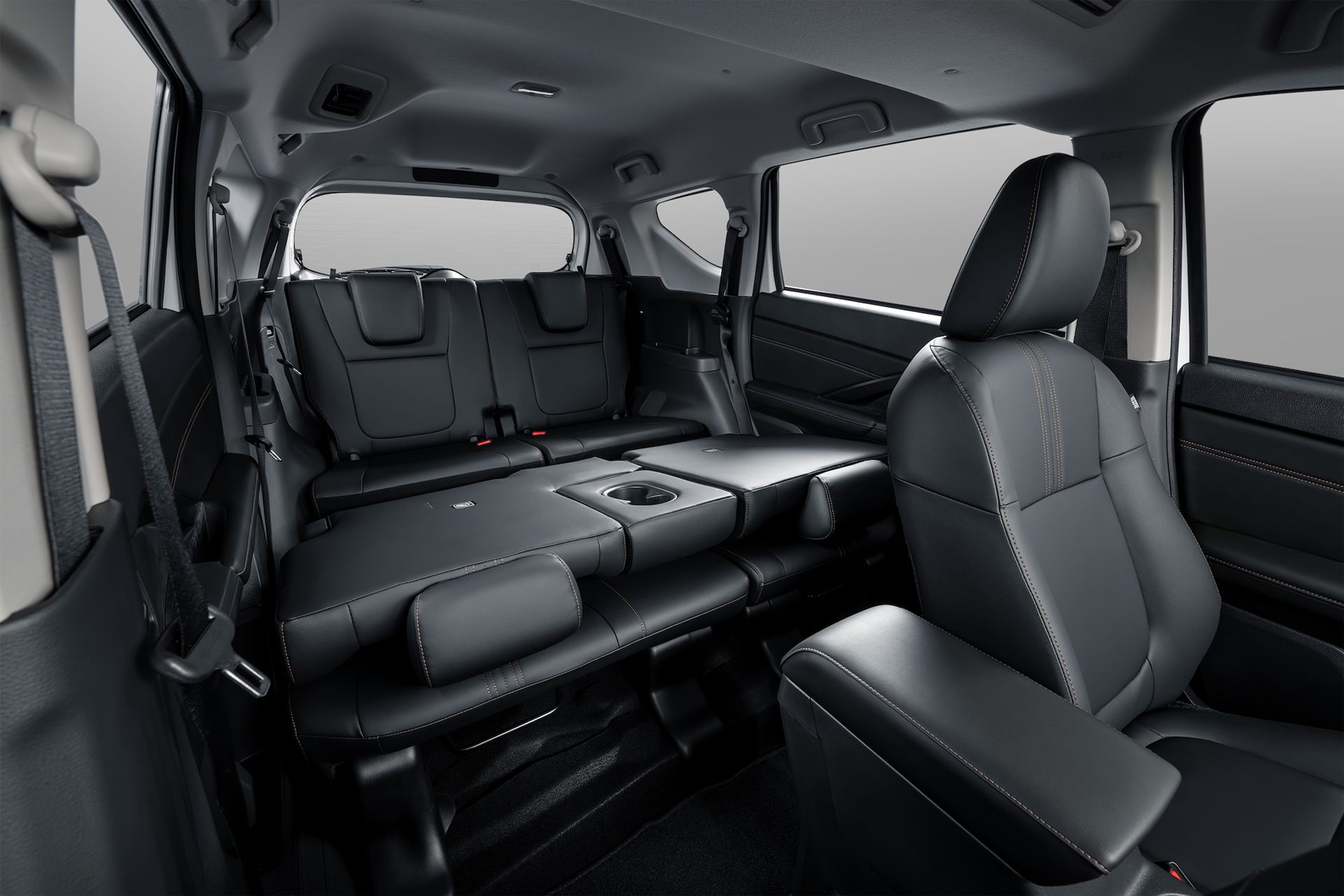 Mitsubishi Xpander HEV มิตซูบิชิ ปี 2025 : ภาพที่ 9