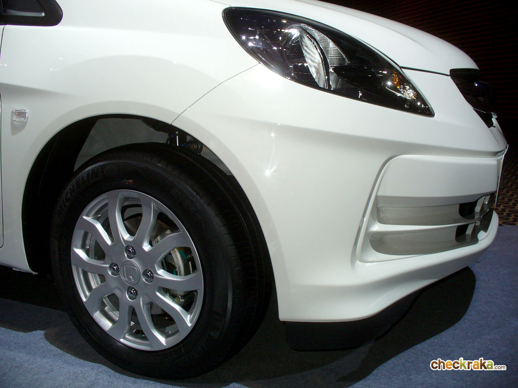Honda Brio Amaze V MT ฮอนด้า บริโออเมซ ปี 2012 : ภาพที่ 15