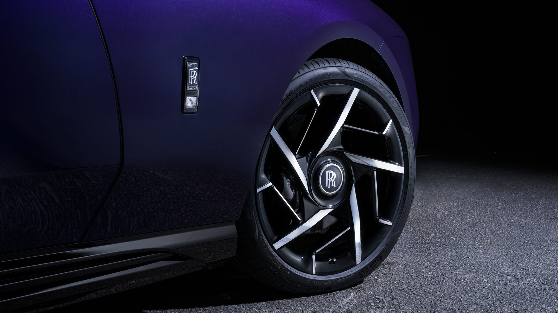 Rolls-Royce Black Badge Spectre โรลส์-รอยซ์ ปี 2025 : ภาพที่ 4