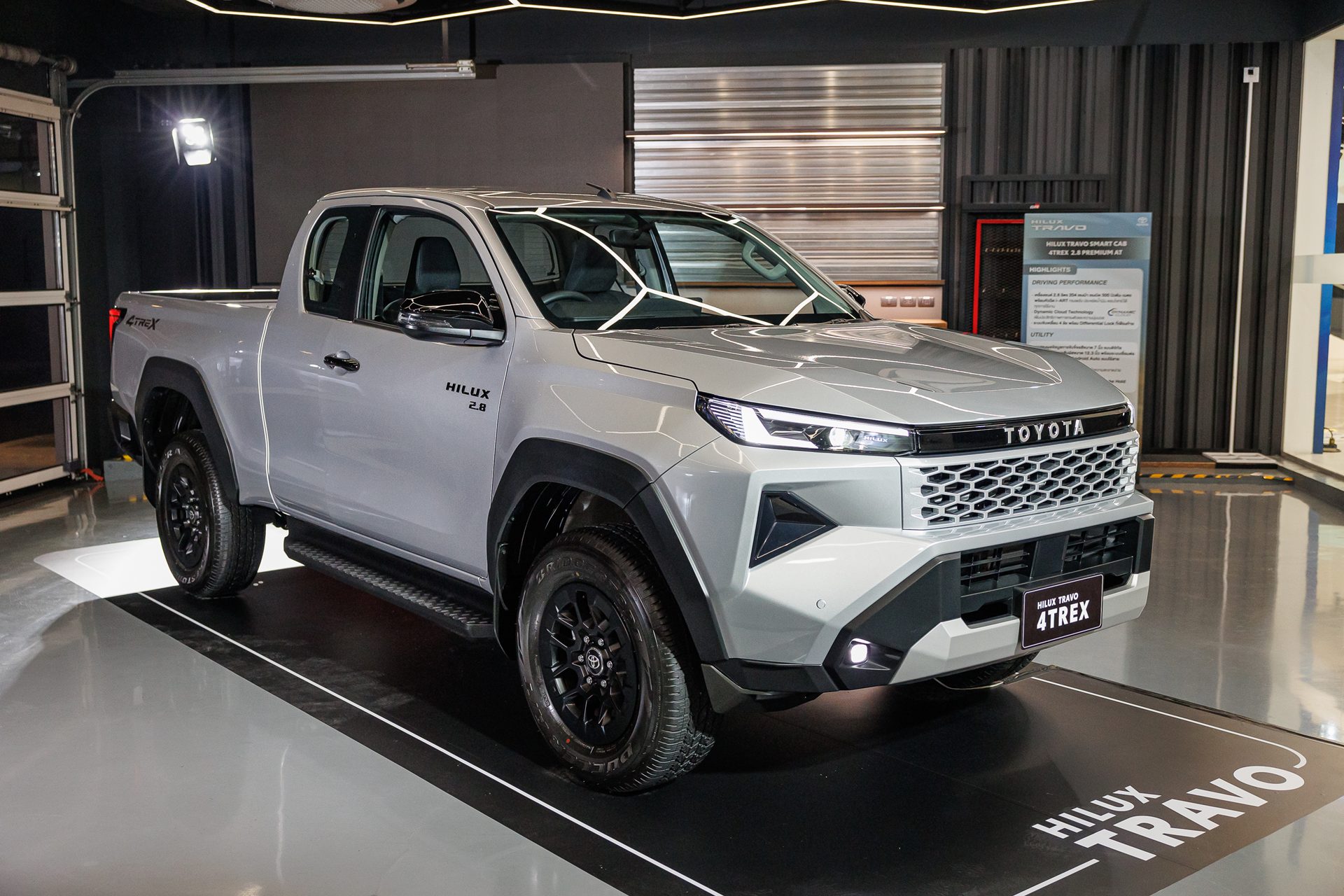 Toyota Hilux Travo Smart Cab 4TREX 2.8 Premium AT โตโยต้า ไฮลักซ์ ทราโว ปี 2025 : ภาพที่ 1