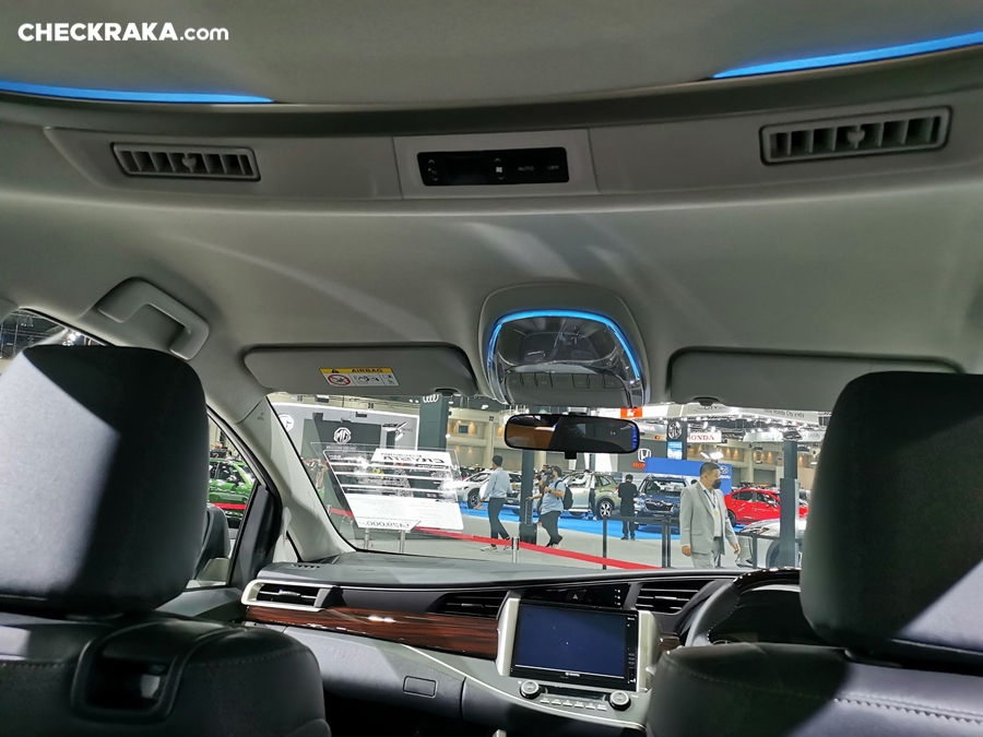 Toyota Innova 2.8 Crysta Premium โตโยต้า อินโนว่า ปี 2020 : ภาพที่ 19