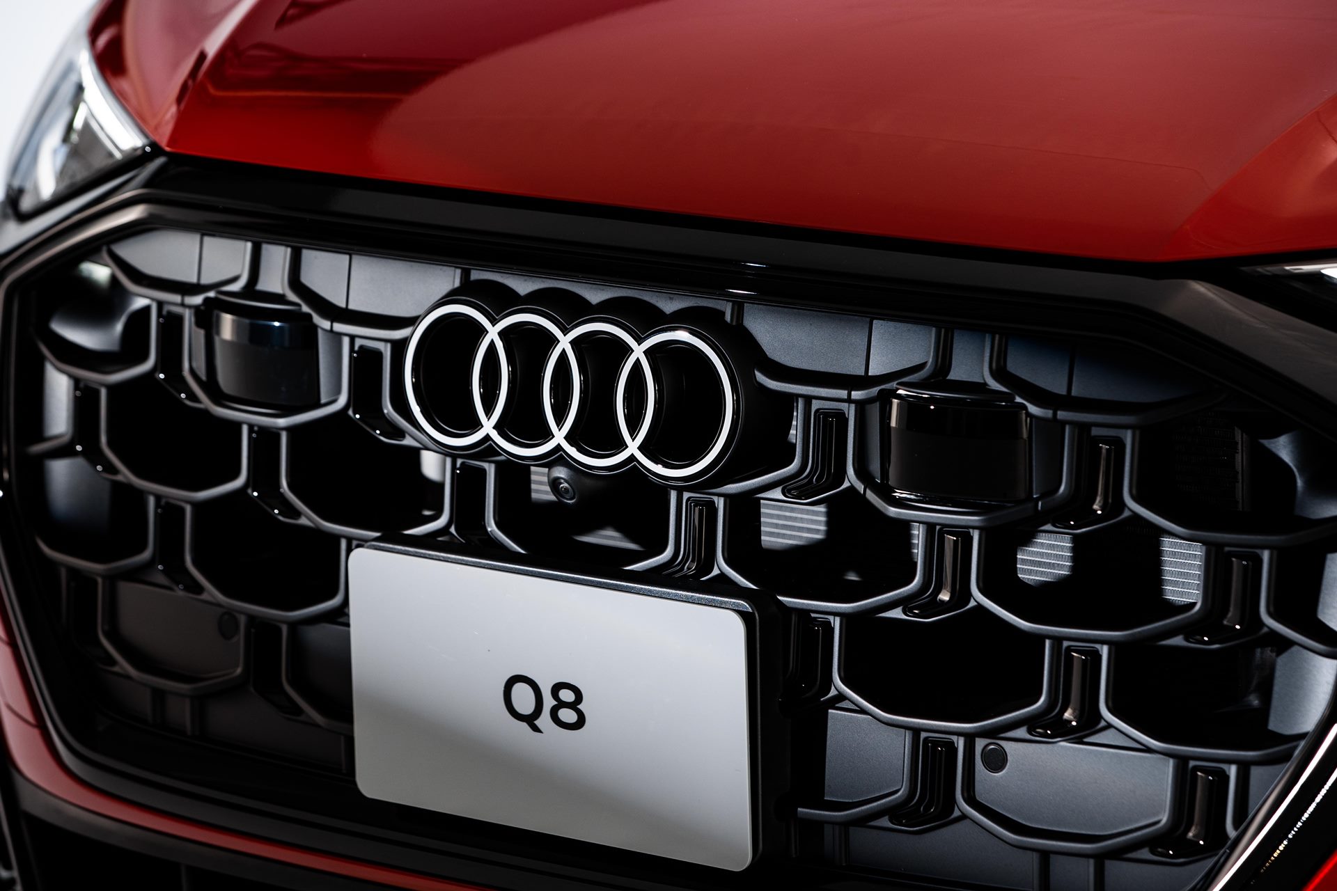 Audi Q8 TFSI e quattro S line edition one อาวดี้ ปี 2024 : ภาพที่ 6