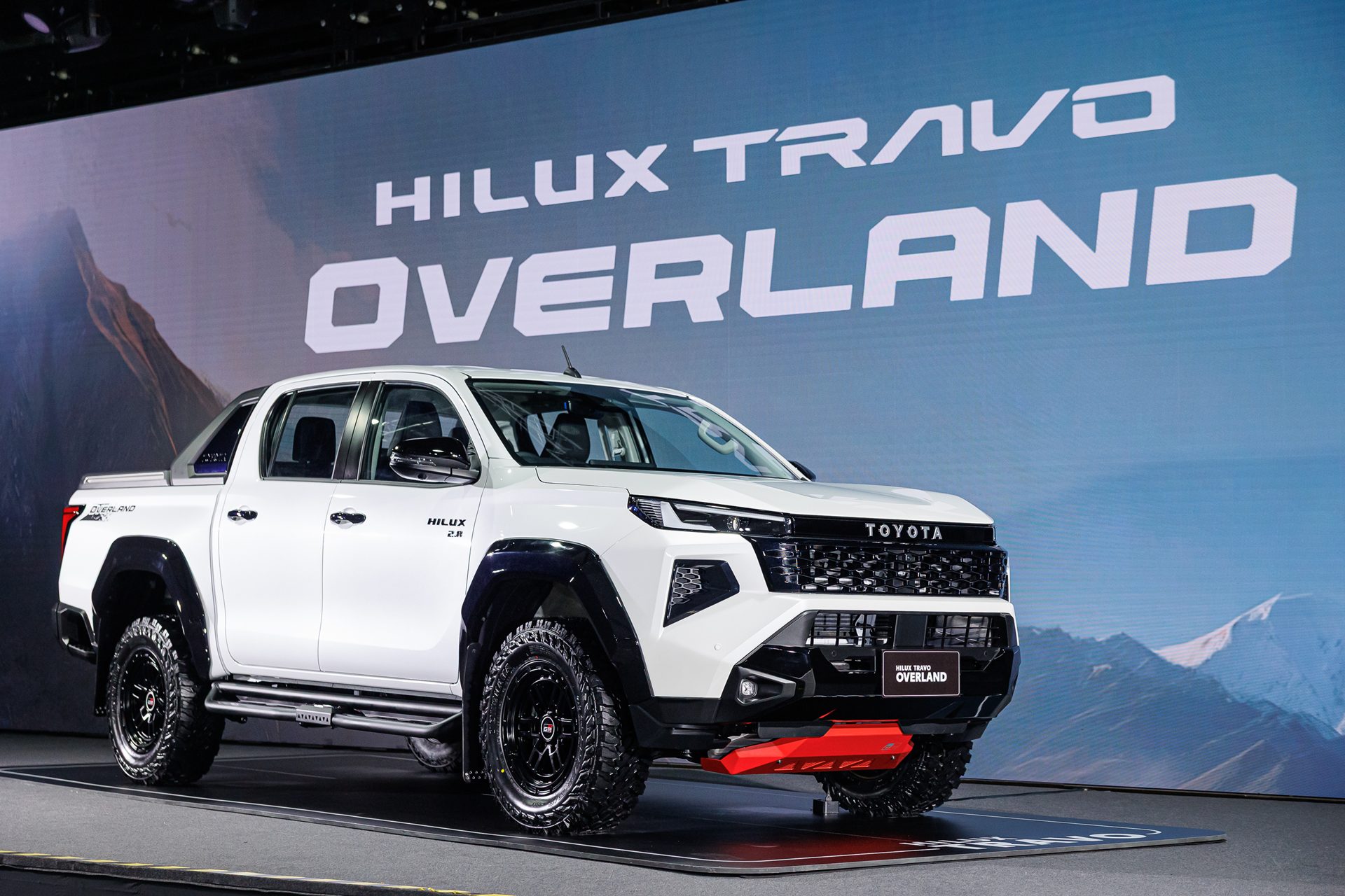Toyota Hilux Travo Double Cab Prerunner 2.8 Overland Plus AT โตโยต้า ไฮลักซ์ ทราโว ปี 2025 : ภาพที่ 1