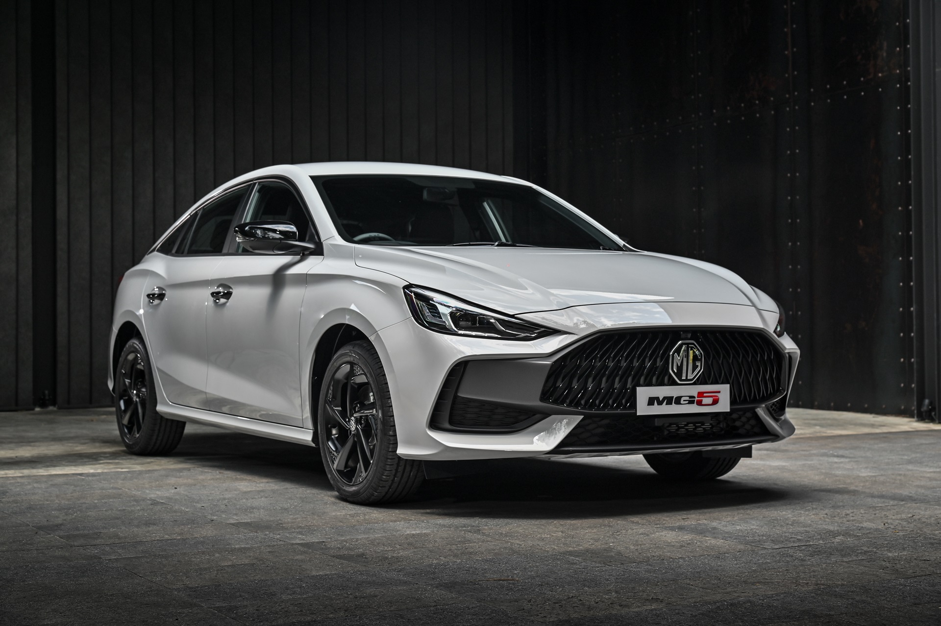 MG 5 10th Anniversary Special Edition ปี 2023 ราคา-สเปค-โปรโมชั่น