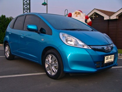 รีวิว Honda Jazz Hybrid <br/>เทคโนโลยีพลังไฮบริดที่เอื้อมถึง